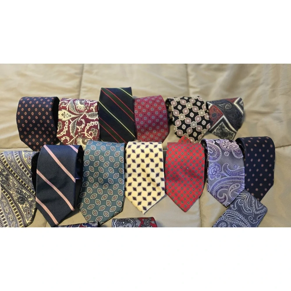 Lot of 16 Silk Ties Stafford Van Heusen Geoffrey Beene Paisley Stripe Geometric